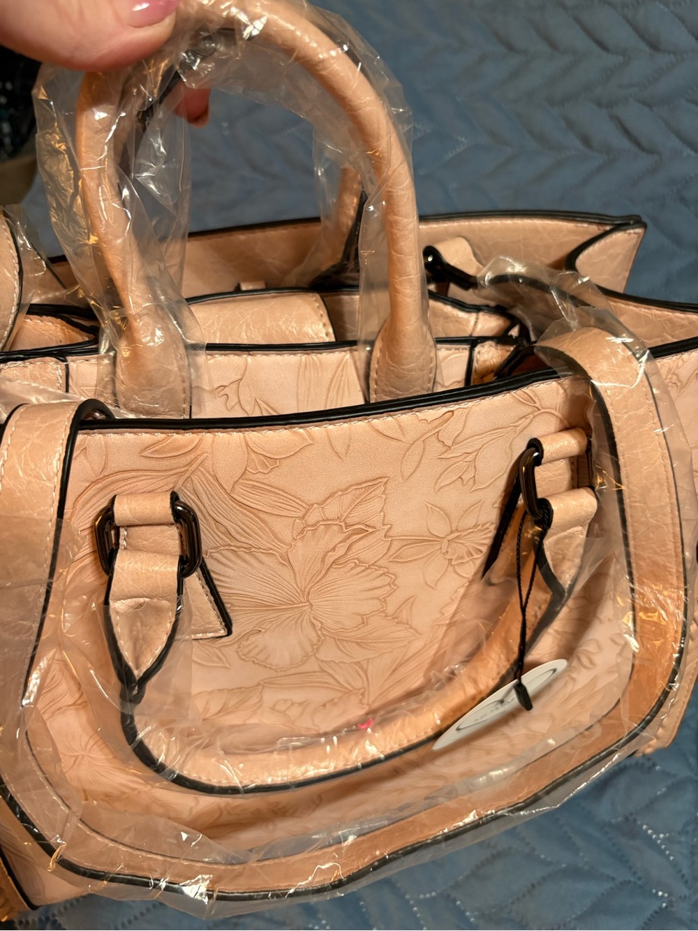 2pc-Pale Pink Embossed Hibiscus Tote Handbag w/matching Mini Bag - Picture 3 of 12